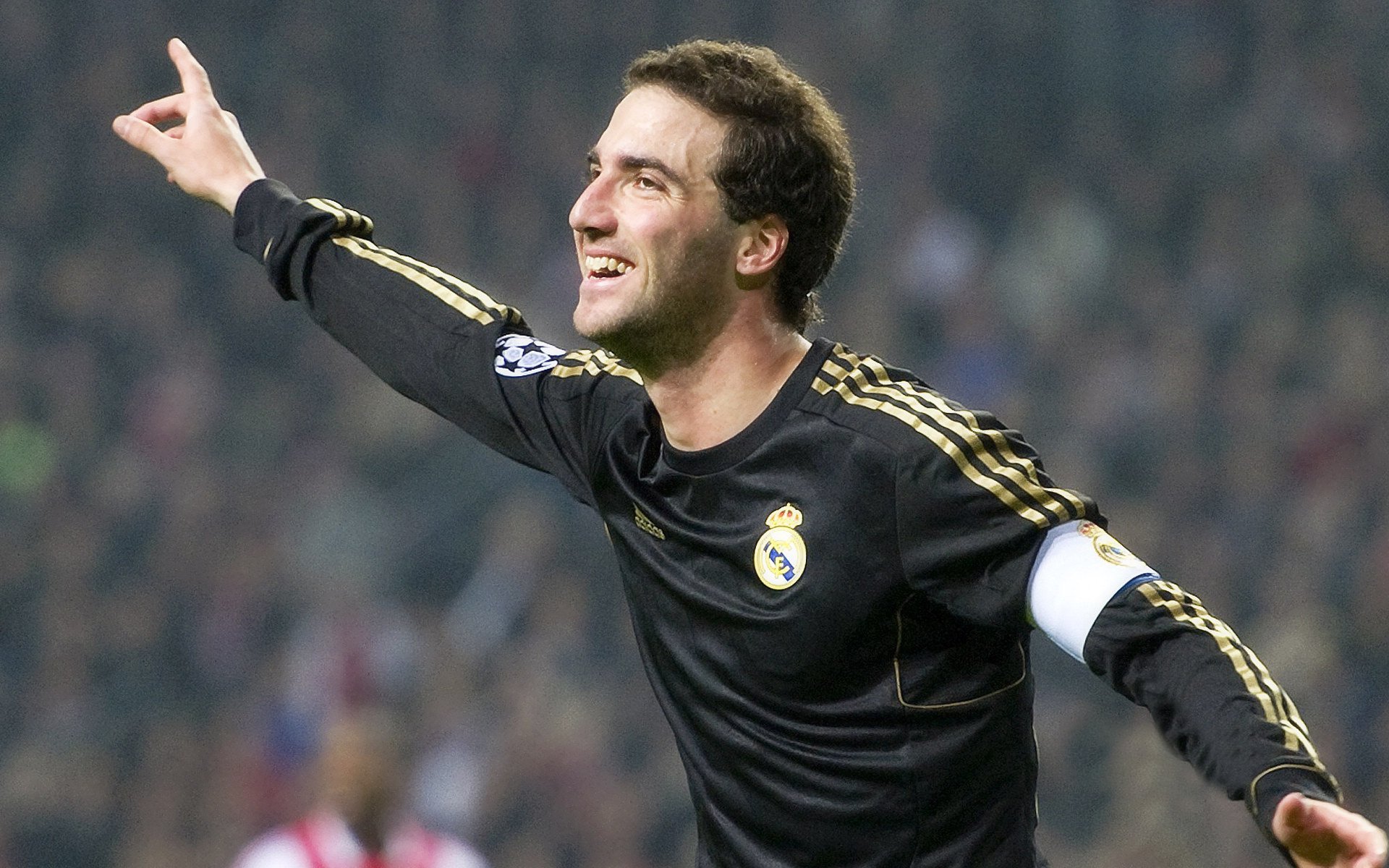 电竞直播平台多渠道运营模式及内容创作创新案例分析，电竞直播行业现状